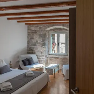Apartamento Camenno Apartments-the Heart Of Diocletian's Palace-open Winter!, Split