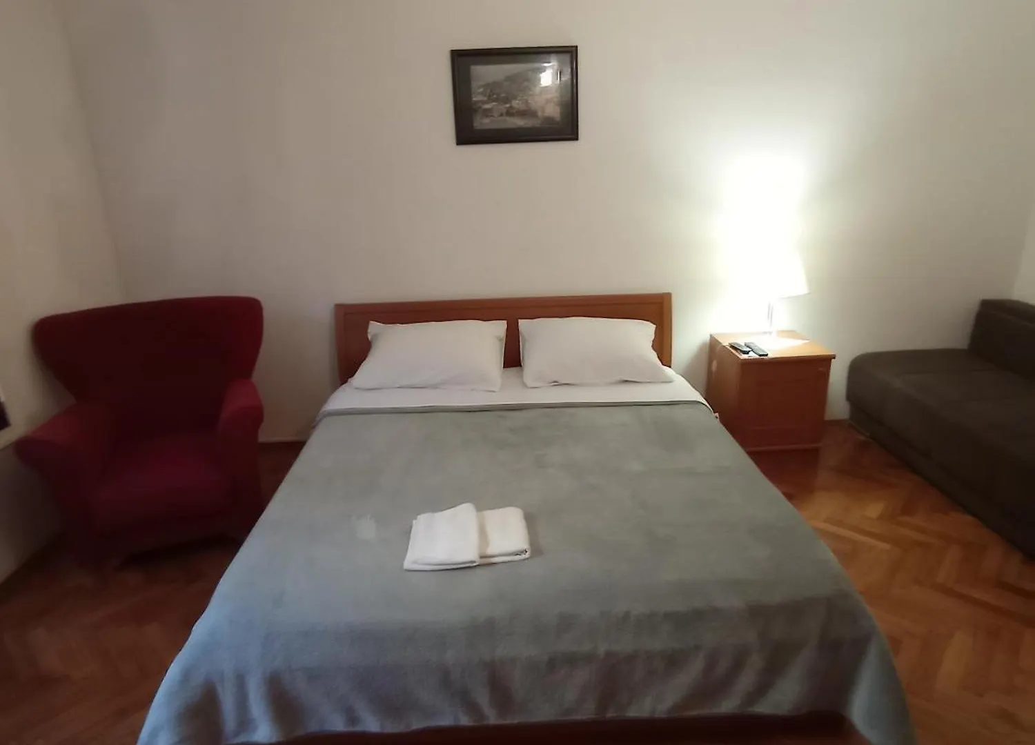 Damjan Rooms location